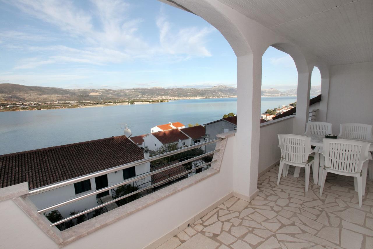 Apartments Iva Trogir Exterior foto